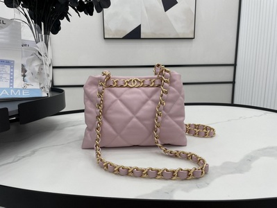 Chanel Handbags 935